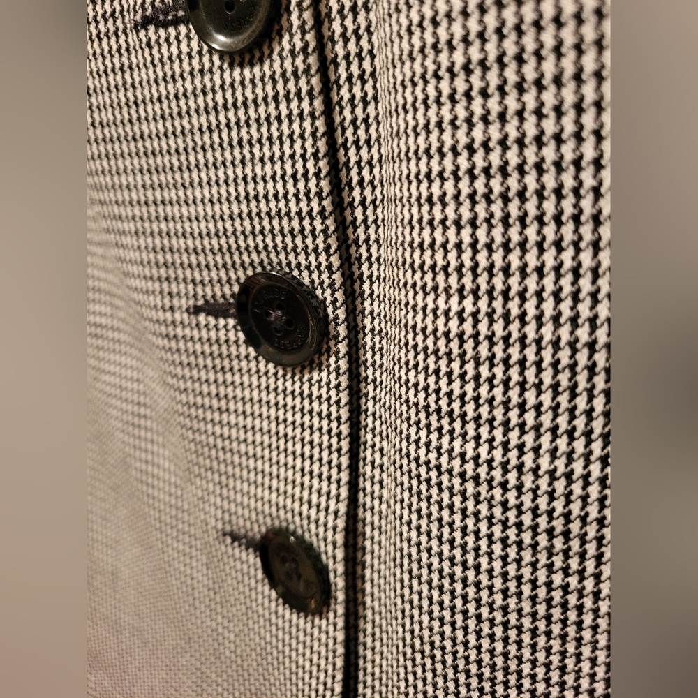 Houndstooth pencil skirt